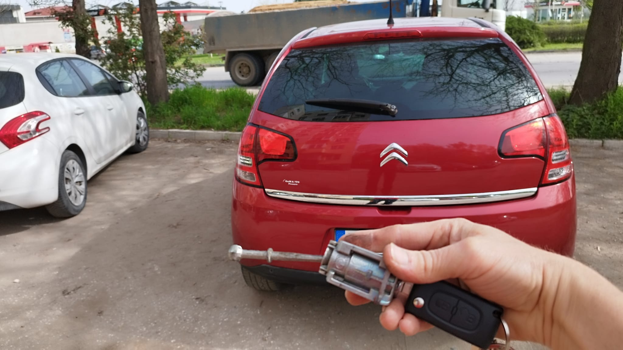 Ремонт  ключалка врата на citroen + смяна кутийка